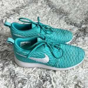 Nike Roche Sneakers